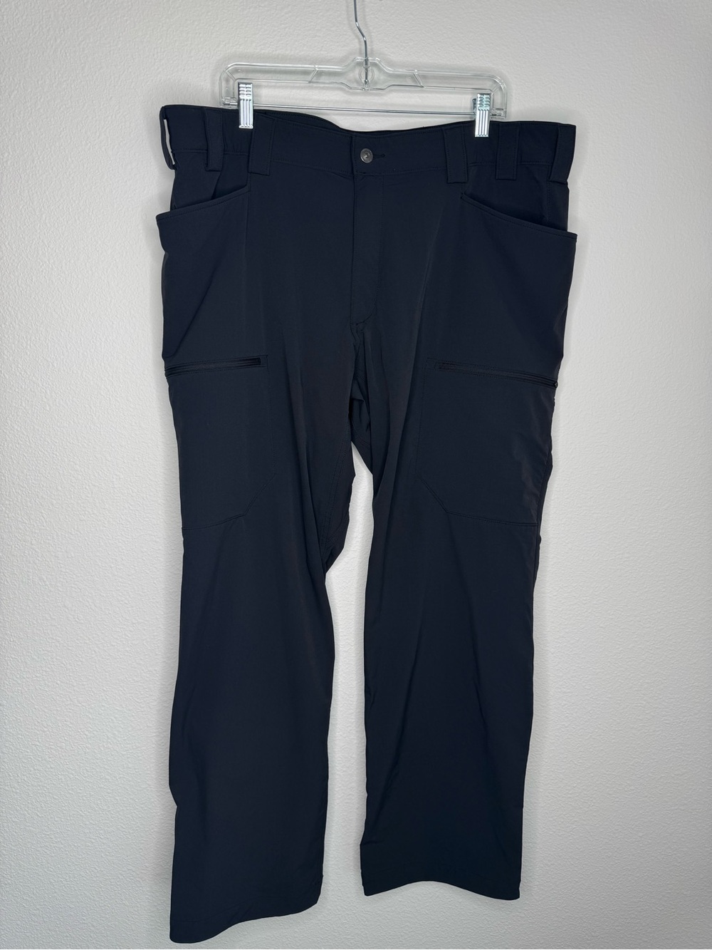 Duluth Trading Co Flexpedition Black Men's Cargo Pants with Zip Pockets